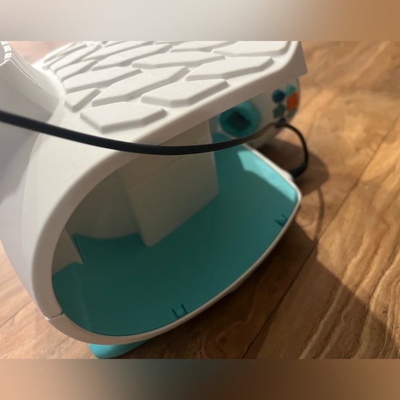 2.0 Projector - White and Blue - Picture 4 of 7